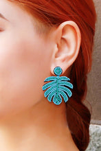 Carregar imagem no visualizador da galeria, Beaded Banana Leaf Earrings
