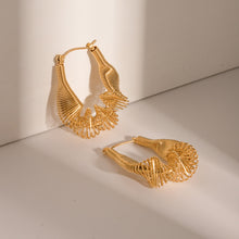 Carregar imagem no visualizador da galeria, 18K Gold-Plated Stainless Steel Earrings
