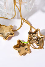 Carregar imagem no visualizador da galeria, Rhinestone Decor Star Box Pendant Necklace
