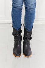 Carregar imagem no visualizador da galeria, MMShoes Better in Texas Scrunch Cowboy Boots in Navy
