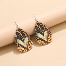 Carregar imagem no visualizador da galeria, PU Leather Leopard Teardrop Earrings
