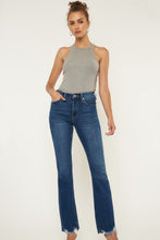 Carregar imagem no visualizador da galeria, Kancan Cat&#39;s Whiskers Raw Hem Flare Jeans
