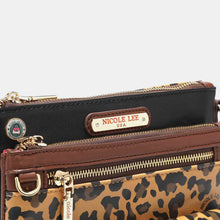 Carregar imagem no visualizador da galeria, Nicole Lee USA Leopard crossbody bag
