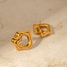 Carregar imagem no visualizador da galeria, Lip 18K Gold-Plated Stud Earrings
