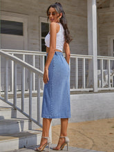 Carregar imagem no visualizador da galeria, Button Down Denim Skirt
