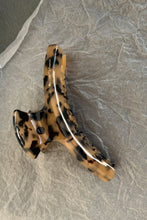 Carregar imagem no visualizador da galeria, Acetate Hair Claw Clip
