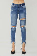 Carregar imagem no visualizador da galeria, RISEN Distressed Frayed Hem Slim Jeans
