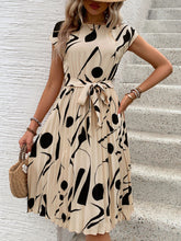 Carregar imagem no visualizador da galeria, Tied Pleated Printed Cap Sleeve Dress
