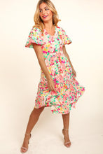 Carregar imagem no visualizador da galeria, Haptics Tiered Floral Midi Dress with Pockets
