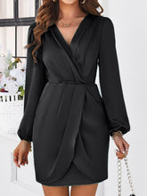 Carregar imagem no visualizador da galeria, Ruched Surplice Long Sleeve Mini Dress
