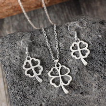 Carregar imagem no visualizador da galeria, Lucky Clover Alloy Earrings and Necklace Jewelry Set
