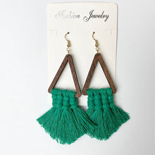 Carregar imagem no visualizador da galeria, Tassel Detail Geometric Earrings
