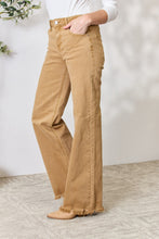 Carregar imagem no visualizador da galeria, RISEN Full Size Fringe Hem Wide Leg Jeans
