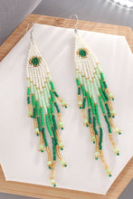 Carregar imagem no visualizador da galeria, Beaded Dangle Earrings
