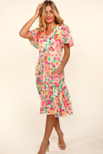 Carregar imagem no visualizador da galeria, Haptics Tiered Floral Midi Dress with Pockets
