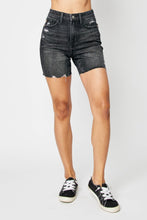 Carregar imagem no visualizador da galeria, Judy Blue Full Size High Waist Tummy Control Denim Shorts
