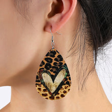 Carregar imagem no visualizador da galeria, PU Leather Leopard Teardrop Earrings
