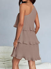 Carregar imagem no visualizador da galeria, Layered Single Shoulder Mini Dress
