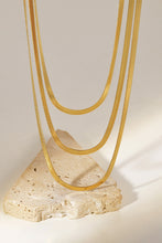 Carregar imagem no visualizador da galeria, Triple-Layered Snake Chain Necklace
