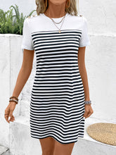 Carregar imagem no visualizador da galeria, Striped Round Neck Short Sleeve Mini Tee Dress
