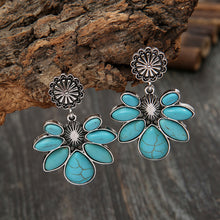 Carregar imagem no visualizador da galeria, Artificial Turquoise Flower Earrings
