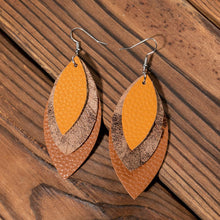 Carregar imagem no visualizador da galeria, PU Leather Drop Earrings
