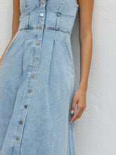 Carregar imagem no visualizador da galeria, Sweetheart Neck Wide Strap Denim Dress
