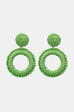 Carregar imagem no visualizador da galeria, Round Shape Raffia Grass Dangle Earrings
