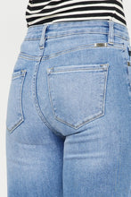 Carregar imagem no visualizador da galeria, Kancan Distressed Cat&#39;s Whiskers Button Fly Jeans
