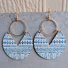 Carregar imagem no visualizador da galeria, Ms.Pac-Man Shape Wooden Dangle Earrings
