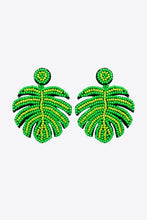 Carregar imagem no visualizador da galeria, Beaded Banana Leaf Earrings
