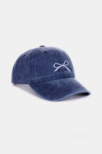 Carregar imagem no visualizador da galeria, Zenana Bow Embroidered Washed Cotton Caps
