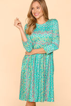 Carregar imagem no visualizador da galeria, Haptics Round Neck Floral Dress with Pockets
