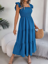 Carregar imagem no visualizador da galeria, Smocked Square Neck Cap Sleeve Midi Dress
