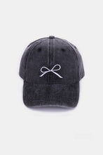 Carregar imagem no visualizador da galeria, Zenana Bow Embroidered Washed Cotton Caps
