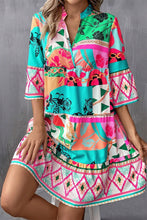 Carregar imagem no visualizador da galeria, Printed Surplice Half Sleeve Mini Dress
