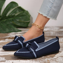 Carregar imagem no visualizador da galeria, Bow Contrast Trim Point Toe Loafers
