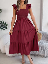 Carregar imagem no visualizador da galeria, Smocked Square Neck Cap Sleeve Midi Dress
