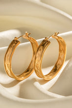 Carregar imagem no visualizador da galeria, Hammered Stainless Steel Hoop Earrings
