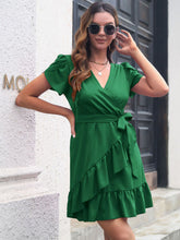 Carregar imagem no visualizador da galeria, Tied Surplice Short Sleeve Dress
