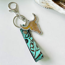 Carregar imagem no visualizador da galeria, Rhinestone Bull Keychain
