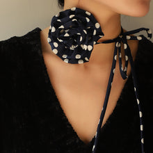 Carregar imagem no visualizador da galeria, Polka Dot Camellia Flower Tie Choker Necklace
