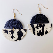 Carregar imagem no visualizador da galeria, Genuine Cowhide Leather Dangle Earrings
