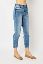 Carregar imagem no visualizador da galeria, Judy Blue Full Size Cuffed Hem Slim Jeans
