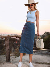 Carregar imagem no visualizador da galeria, Button Down Denim Skirt
