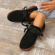 Carregar imagem no visualizador da galeria, Tied Suede Round Toe Sneakers
