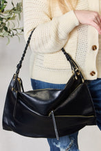 Carregar imagem no visualizador da galeria, SHOMICO Zipper Detail Shoulder Bag with Pouch
