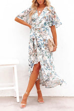 Carregar imagem no visualizador da galeria, High-Low Printed Surplice Flutter Sleeve Midi Dress
