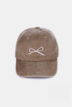 Carregar imagem no visualizador da galeria, Zenana Bow Embroidered Washed Cotton Caps
