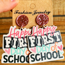 Carregar imagem no visualizador da galeria, School Theme Wooden Dangle Earrings
